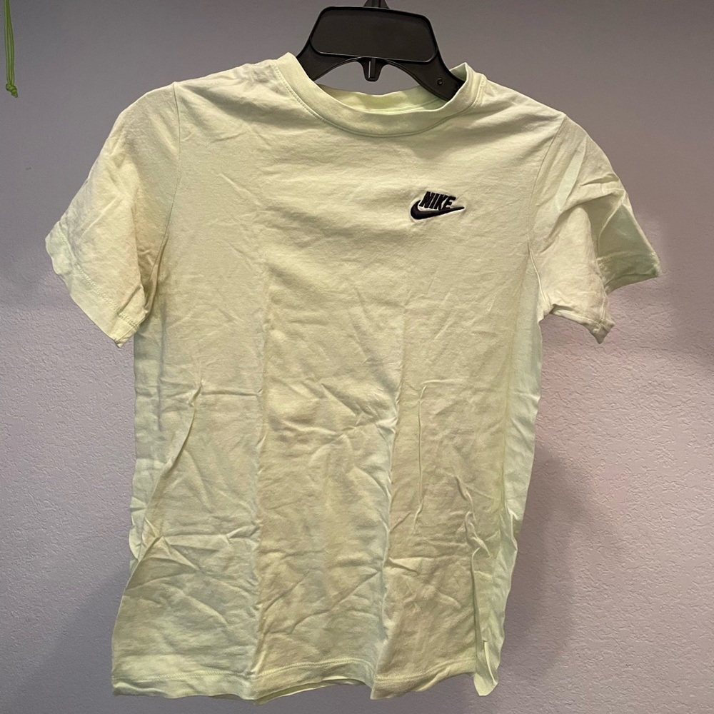 Girls Large Nike Pale Neon Yellow Tee